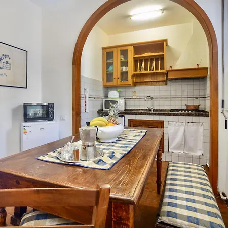 2 Bedroom Gorgeous In Apartment *