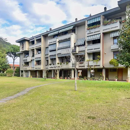 Apartment 2 Bedroom Gorgeous In *