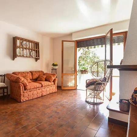 2 Bedroom Gorgeous In Apartment *